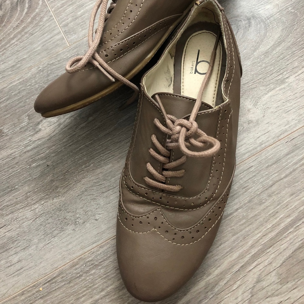 Bakers Lace up Flat Vintage Shoes Size 6.5